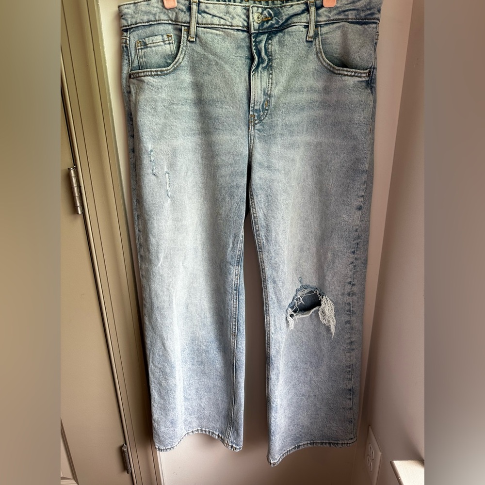 Wide leg mid rise jeans